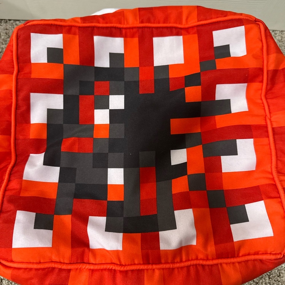 Minecraft TNT Plush - Picture 6 of 11